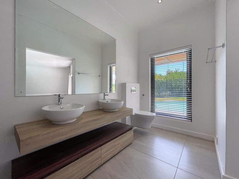 To Let 6 Bedroom Property for Rent in Constantia Western Cape